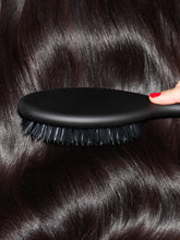 Charger l'image dans la galerie, Brosse de coiffage ovale ghd - the dresser